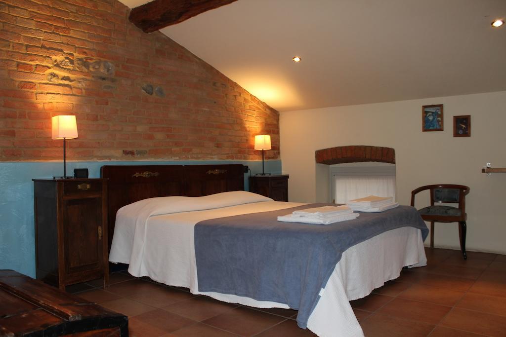 Agriturismo Arte Contadina Fiorenzuola dʼArda Zimmer foto