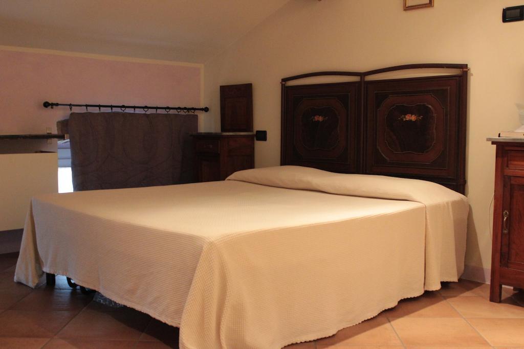 Agriturismo Arte Contadina Fiorenzuola dʼArda Zimmer foto